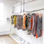 Фото № 4: 15 практичных идей хранения вещей без громоздких шкафов