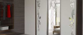 Какие бывают трехстворчатые шкафы купе, обзор моделей с зеркалом