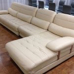 Кожаный диван