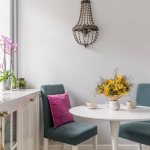 круглый стол на кухню в интерьере