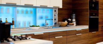 Кухня с пластиковыми фасадами