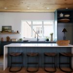 ​Ламинат на потолок: 40 эффектных примеров советы