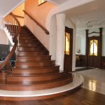 лестницы для коттеджей